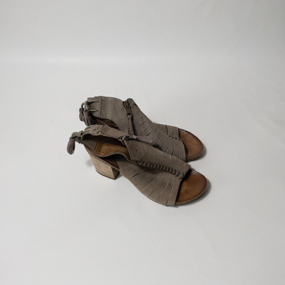 Miz Mooz Maddie Leather Heeled Sandals With Side Zipper & Tassel Accents Size 7. - Picture 3 of 12